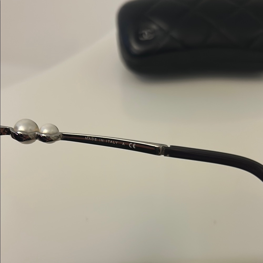 Acetate Butterfly Winter Pearl Sunglasses Purple - Picture 9 of 9